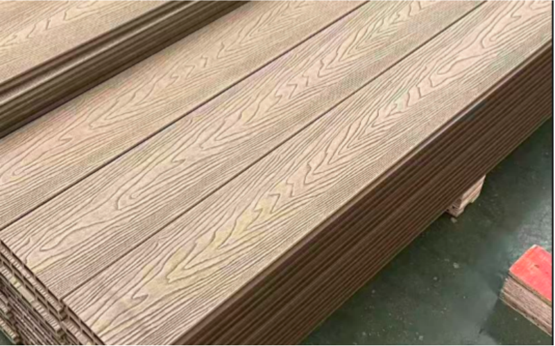 High-quality Co-extruded Flooring, Customizable for Customers
