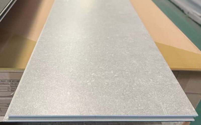 Wear Resistant Anti-Slip Self-Adhesive Formaldehyde-Free Eco-Friendly SPC Flooring